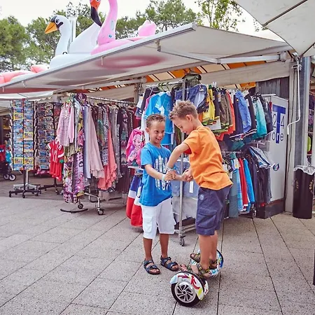 Parque de Campismo Victoria Mobilehome In Village Mediterraneo